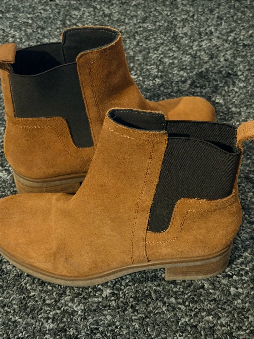 Women's Chelsea Ankle Boot in Tan Suede